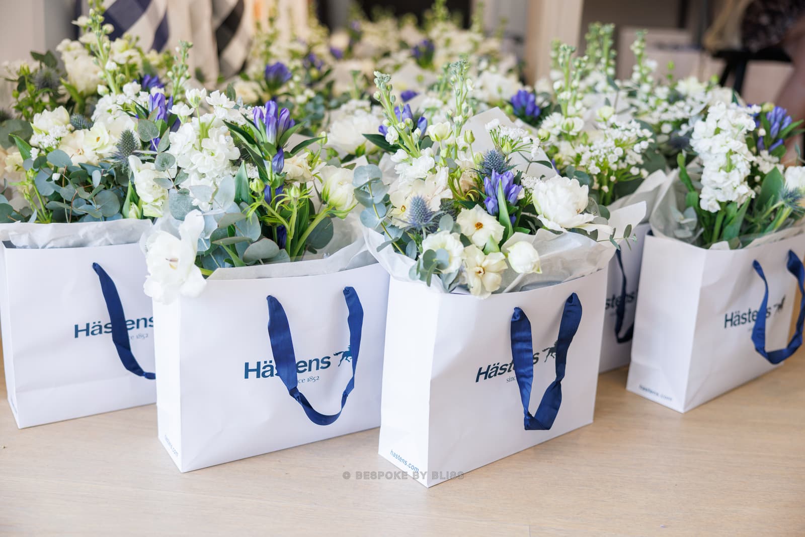 Gifting and favours in white, blue and green