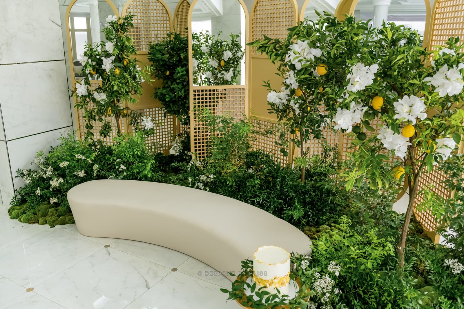 Stage styling in white, yellow and green