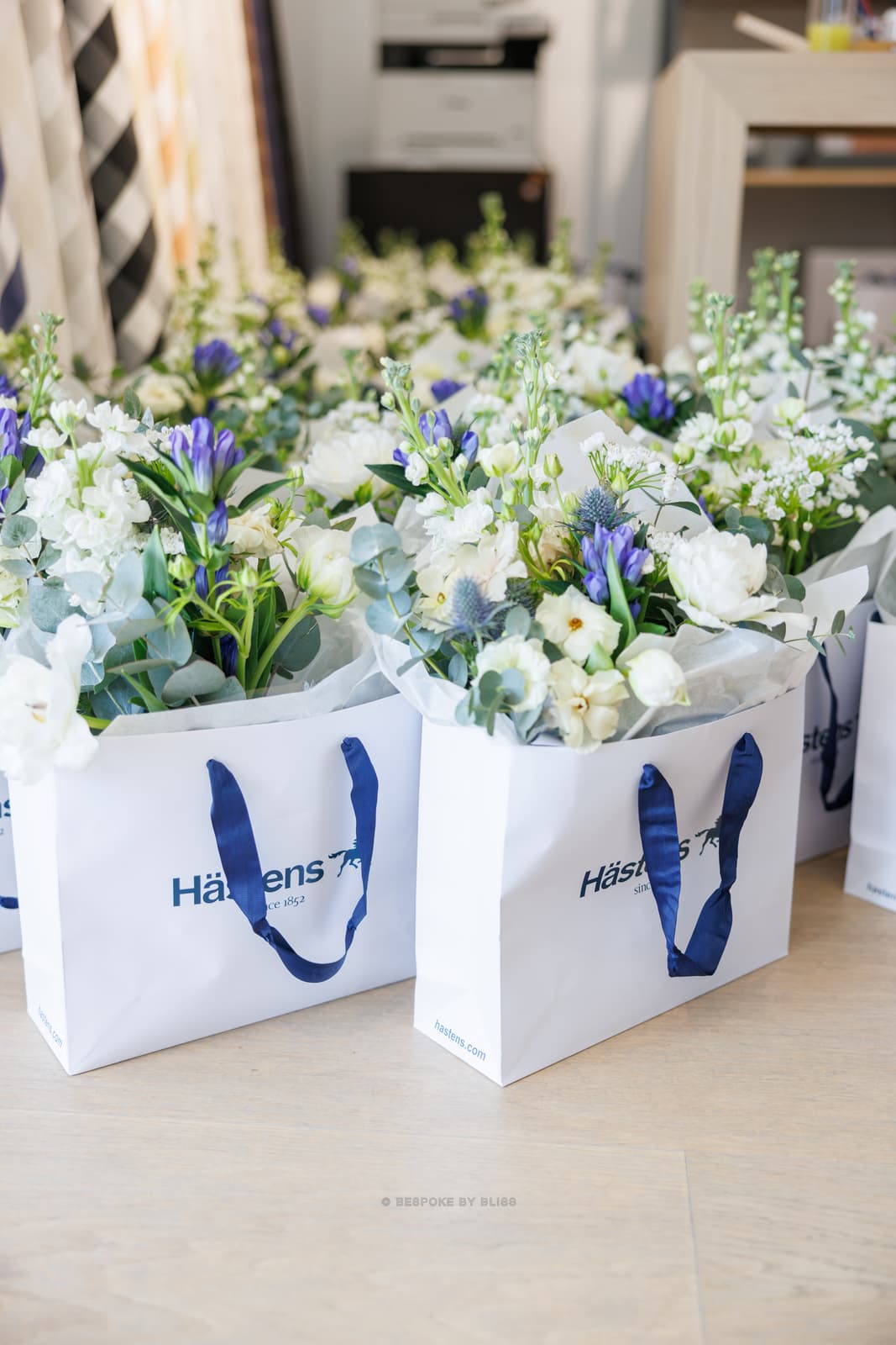 Gifting and favours in white, blue and green